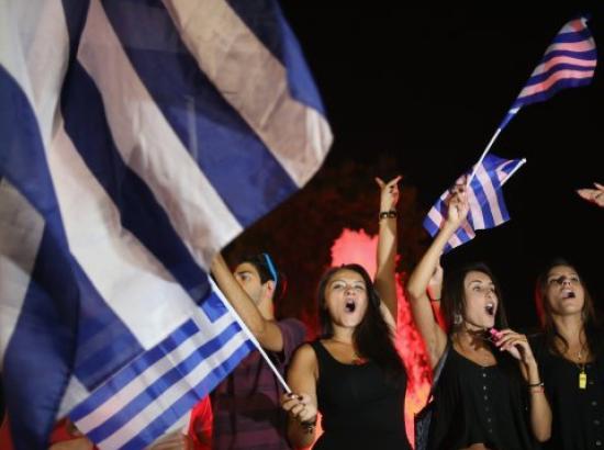 Greek voters wave flags, EU referendum