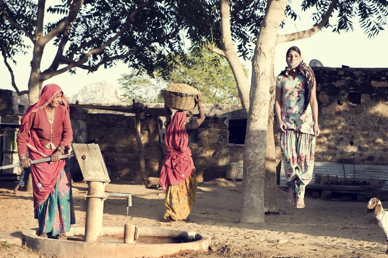 women working in a farm