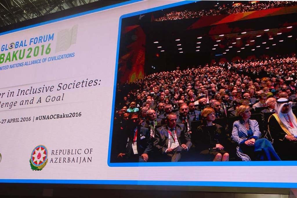 participants in the 7th Global Forum of the UNAOC in Baku, Azerbaijan, 26 April 2016.