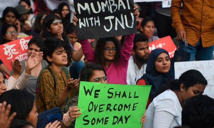 students hold solidarity banner 'Mumbai with JNU' 