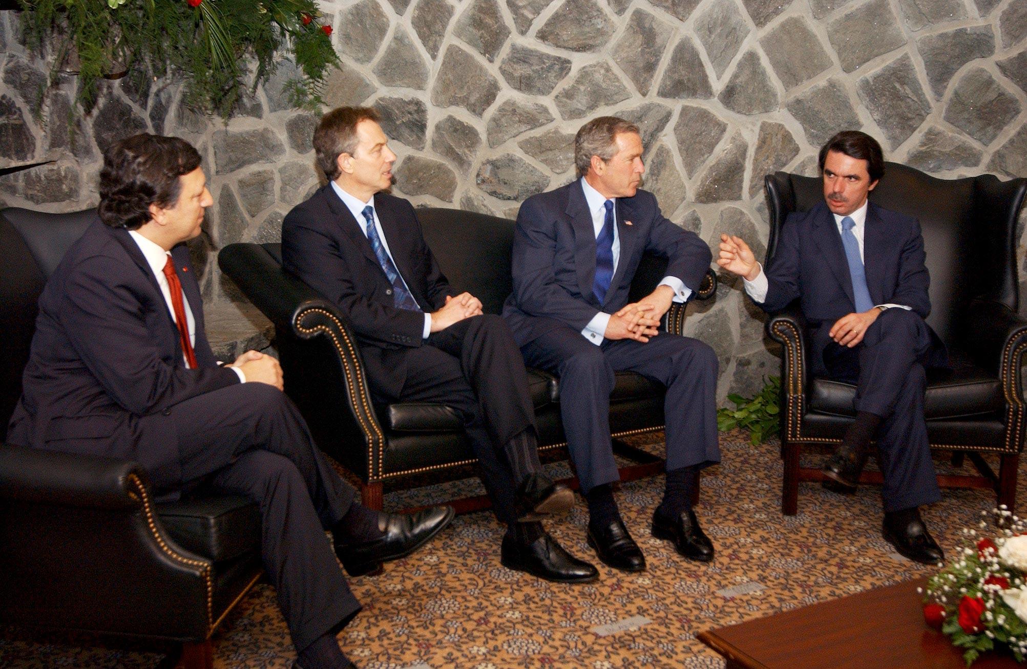 José Manuel Durão Barroso, Tony Blair, George W. Bush, and José María Aznar, 2003