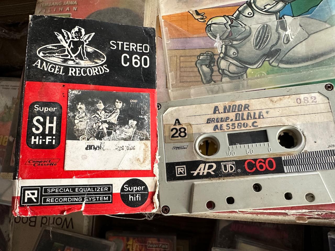 Photo of select cassette tape found in public market in Surakarta