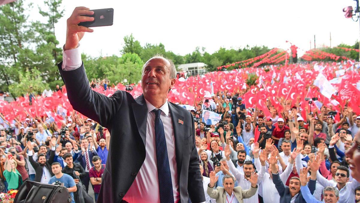 Muharrem Ince, presidential candidate of Turkey's main opposition Republican People's Party, at an election rally in Diyarbakir, Turkey in June 2018. Photo Image: CHP Press Service/AP