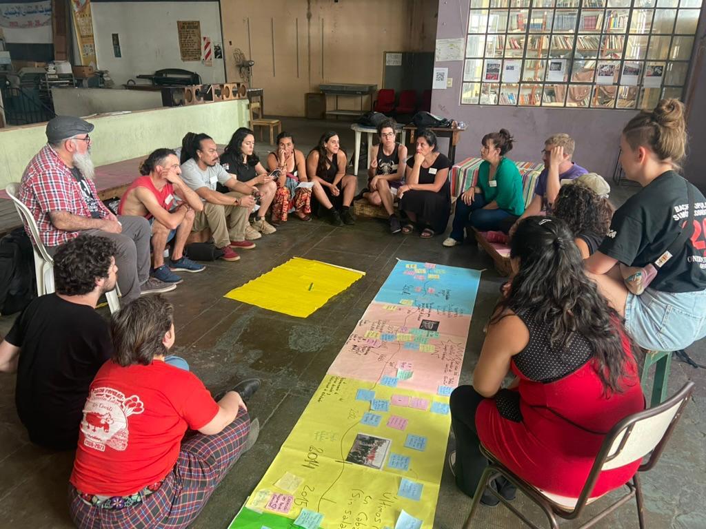 Popular Educators discuss the historical trajectory of BPs at the Annual Workshop for Bachilleratos Populares (Lucas Bricca, 2024)