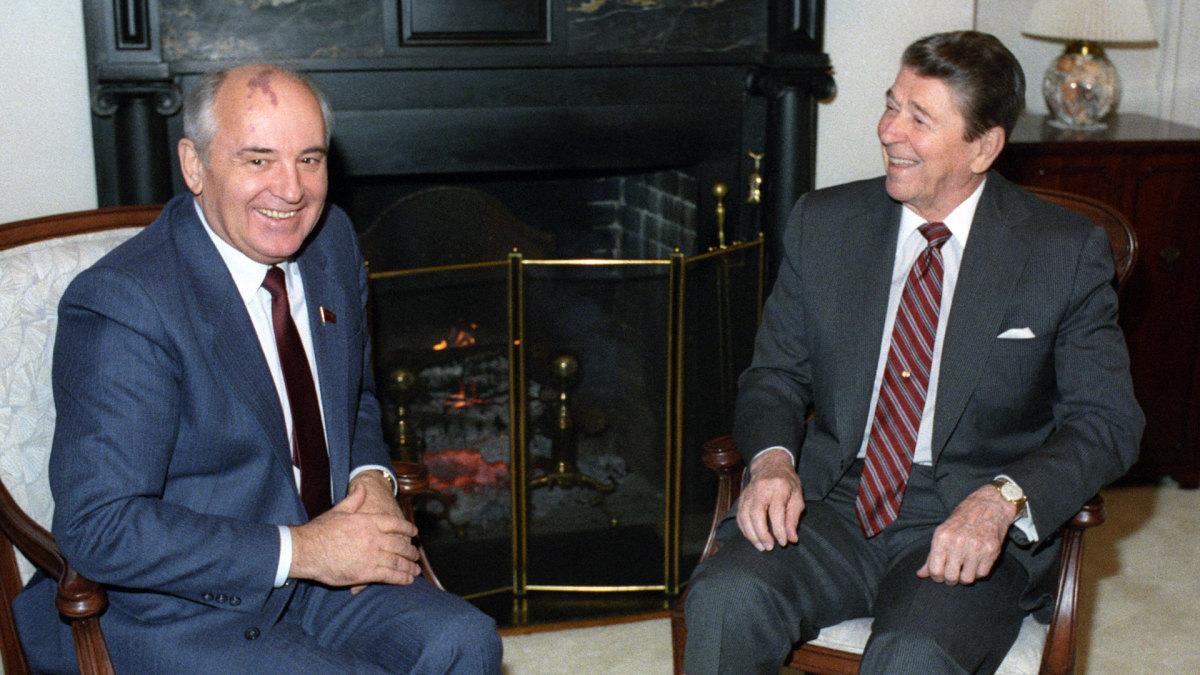 Mikhail Gorbachev meets with Ronald Reagan on US visit in 1988.