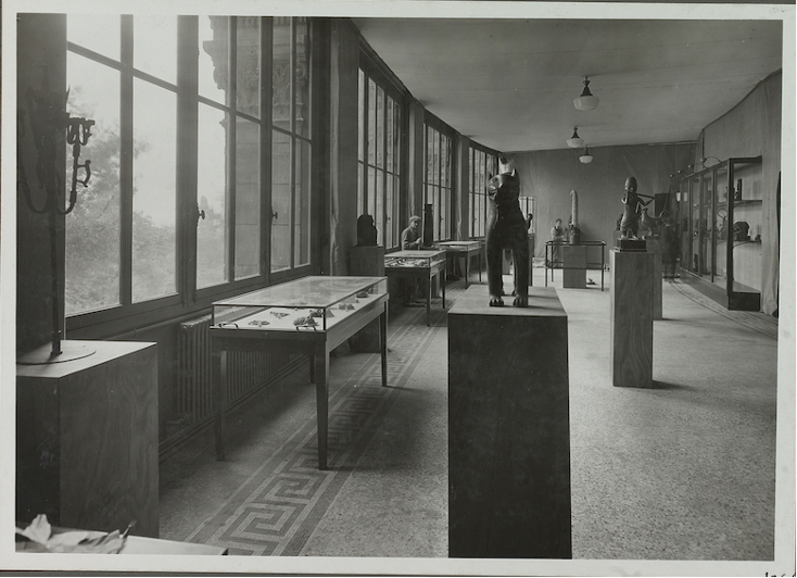 L’Exposition de bronzes et ivoires du royaume de Bénin, Musée d’ethnographie, 1932.