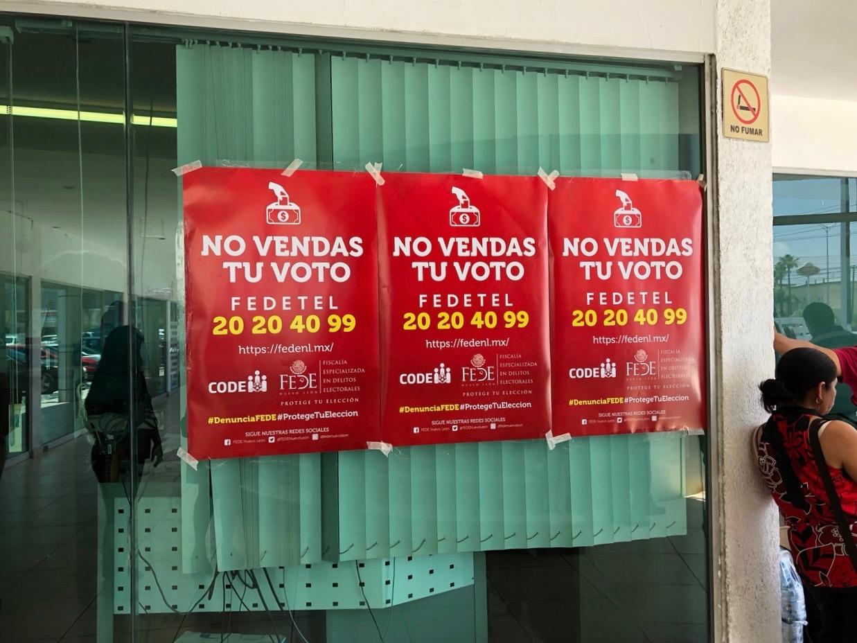 2018 Mexican election posters read no vendas tu voto ('do not sell your vote')