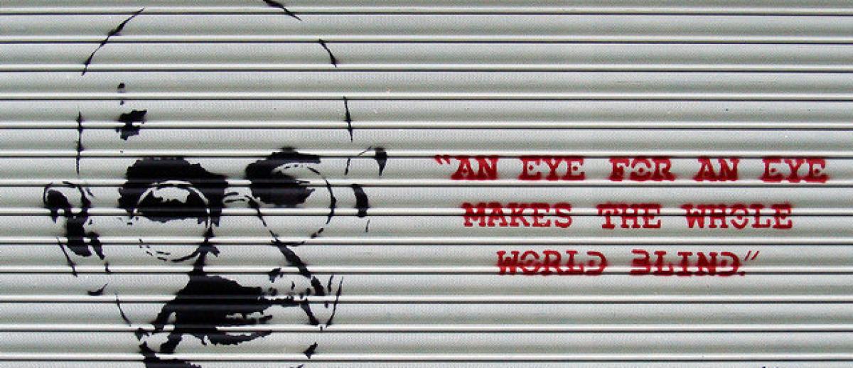Gandhi graffiti in London: "An eye for an eye makes the whole world blind"