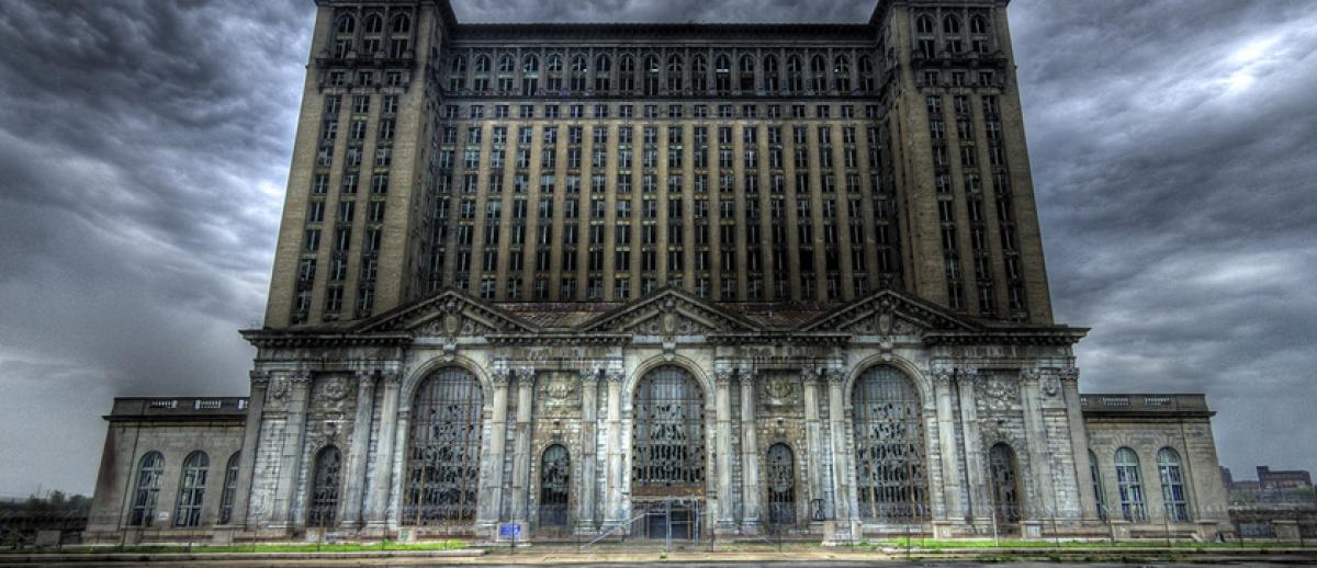 ruin of Michigan Central Station, Detroit. Image: anonymous, hdrcreme.com