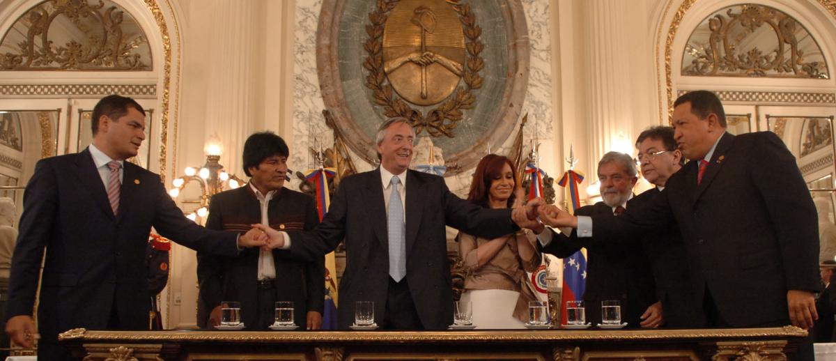 Pink Tide leaders at signing of the founding charter of the Bank of the South in 2009