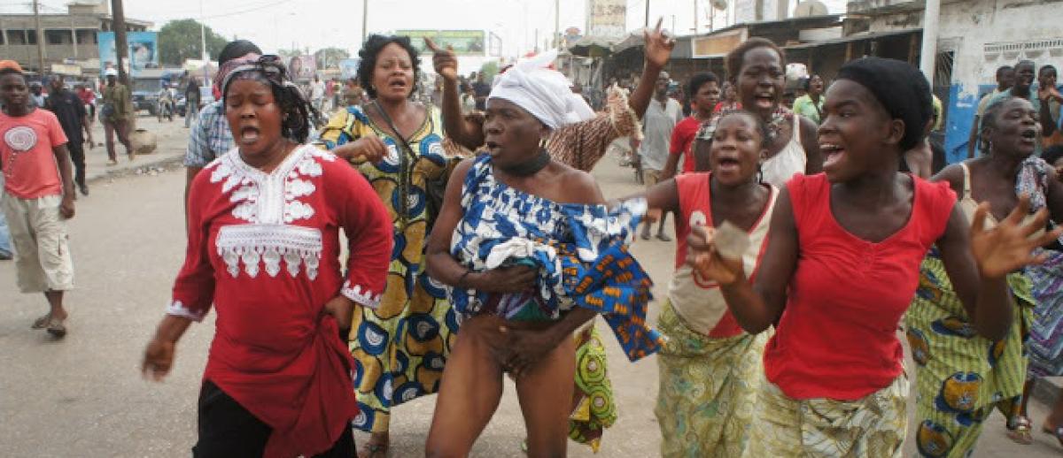 Togolese women in public protest demanding the resignation of President Faure Gnassingbe, September 2017. (Source: ghananet.com.gh)