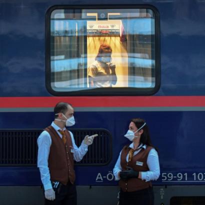 night train transports care workers between Timisoara, Romania, and Vienna, May 2020. (Photo credit: AFP)