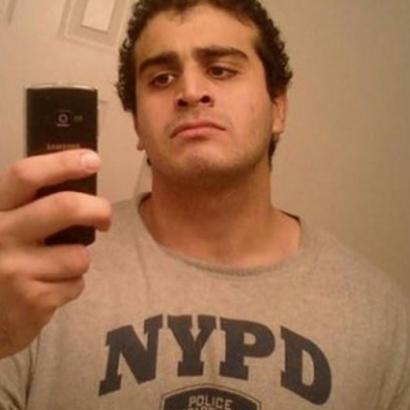 Omar Mateen selfie wearing NYPD tshirt